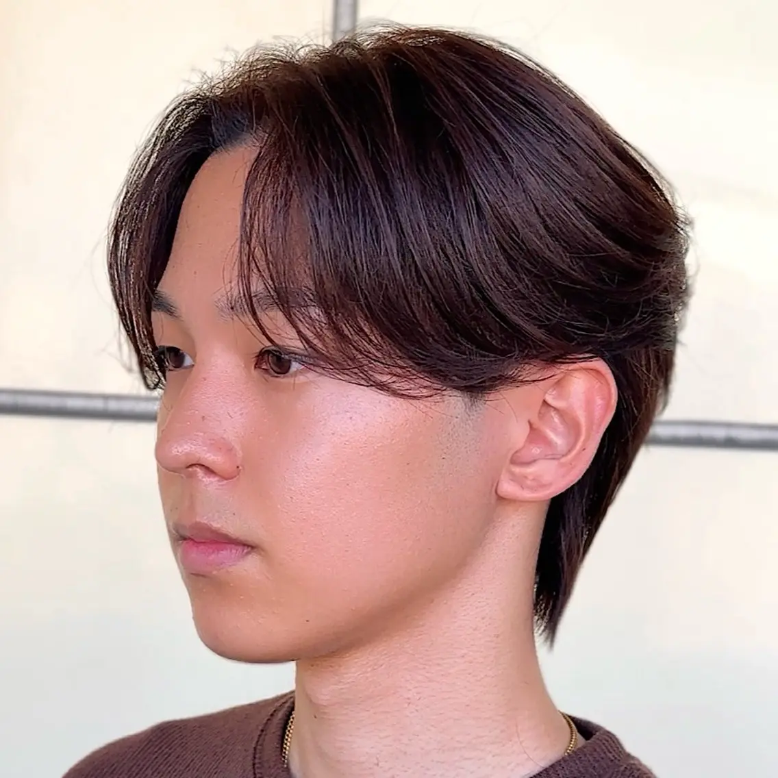 カラー パーマ メンズ センターパート メンズパーマ ブラウンカラー ニュアンスパーマ 女性カットモデル イケガヤのヘアスタイル