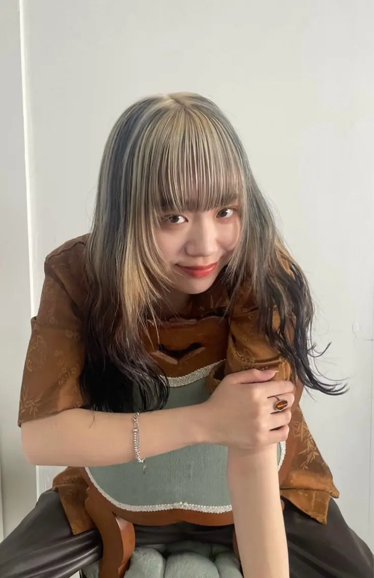 カラー 山下 莉歩のヘアスタイル