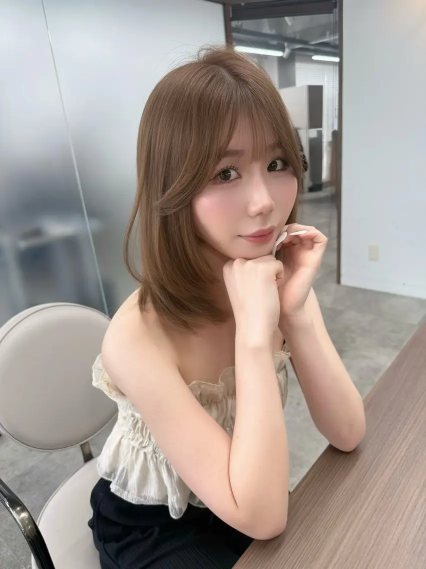 ミディアム カラー ベージュカラー 透明感カラー トリートメント ヘアカラー トリートメント レイヤーカット /顔周り/和奏︎♪のヘアスタイル