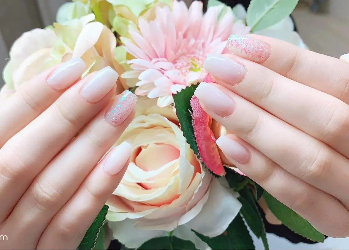 ネイル ジェルネイル ハードジェル ラメ(グリッター) ロングネイル マグネットネイル Lilas Nailのネイルデザイン
