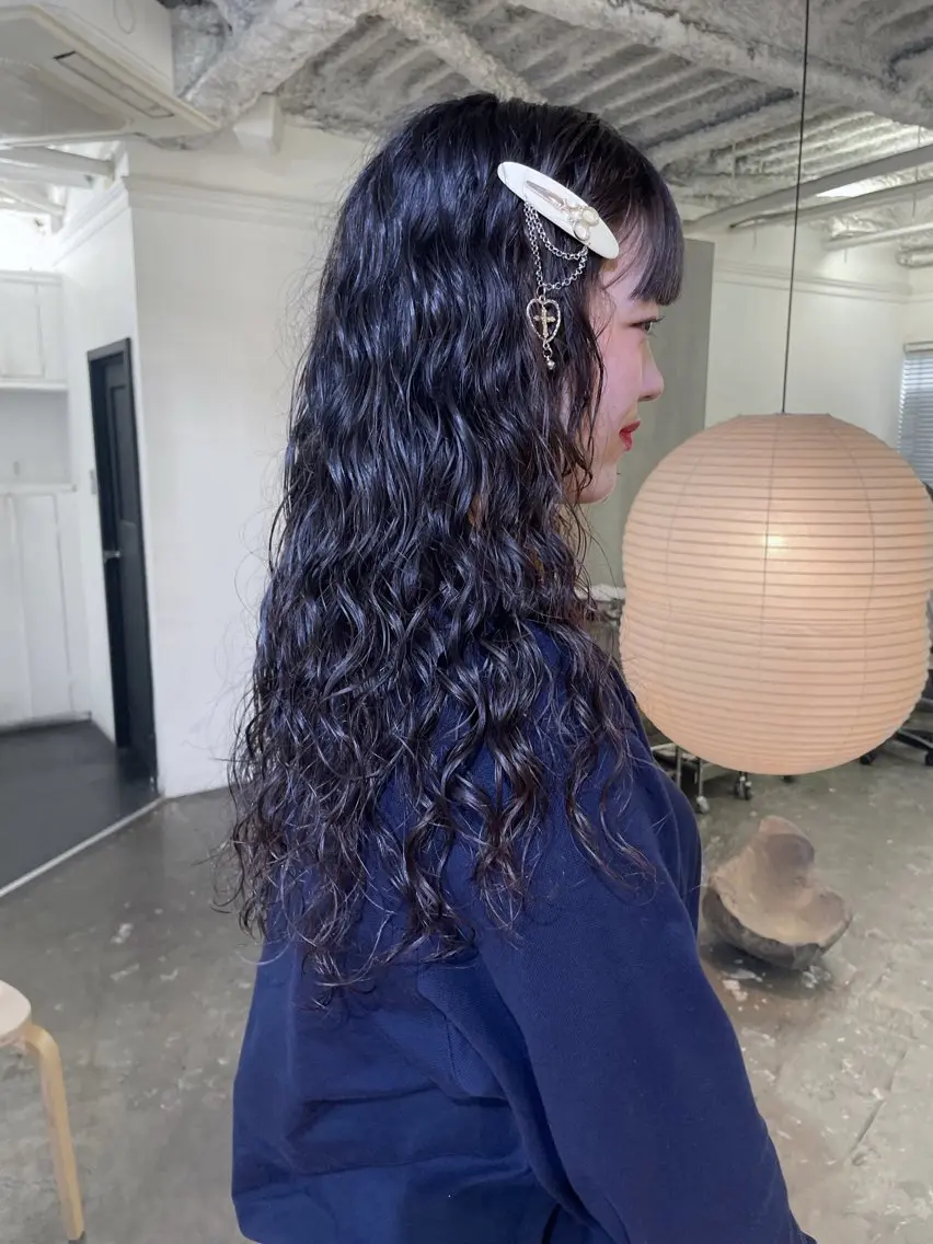 ロング パーマ ロング スパイラルパーマ CACHÉ ワカナ🎀のヘアスタイル