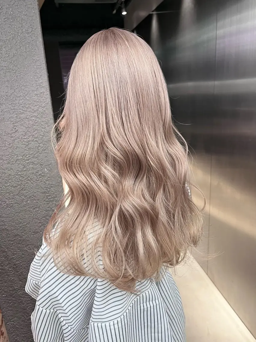 ロング カラー ヘアカラー トリートメント 🫧盛れハイトーン/ ボブカット🎀サキのヘアスタイル