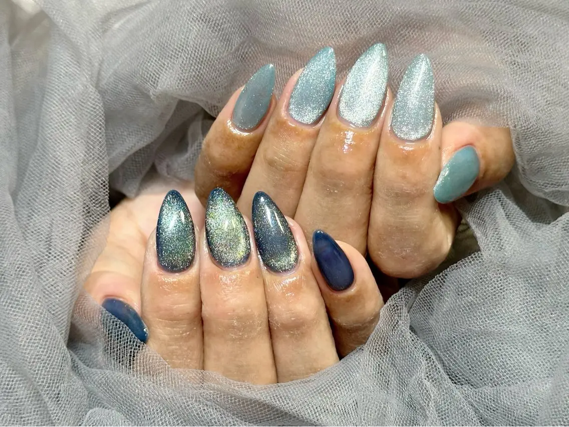 ネイル ブルー 水色 マグネットネイル ハンドネイル Nail Salon KURELLYのネイルデザイン
