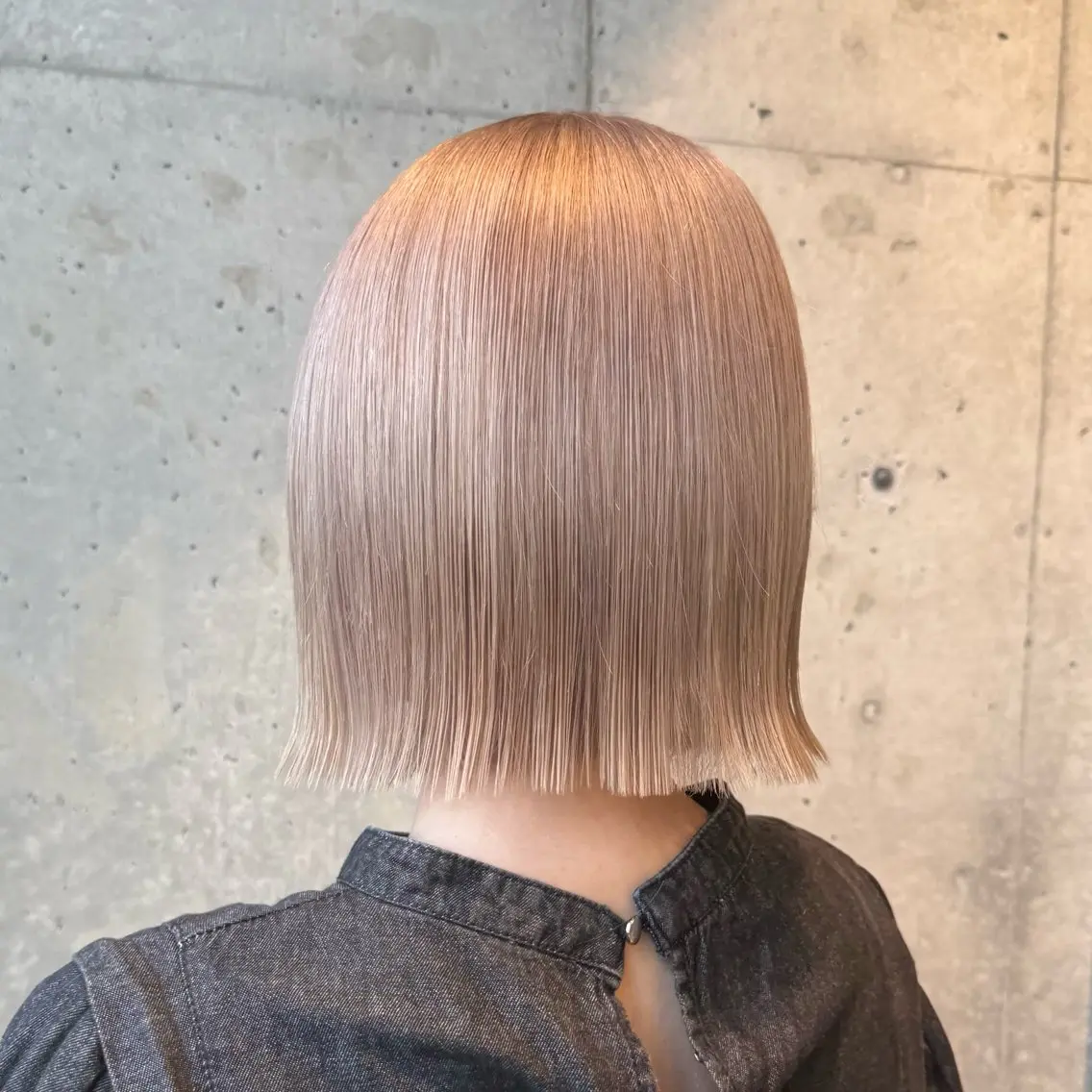 ショート カラー ベージュカラー ホワイトベージュ カット ヘアカラー トリートメント 柔め透明感血色カラー 暖色/レイヤー/ゆいのヘアスタイル