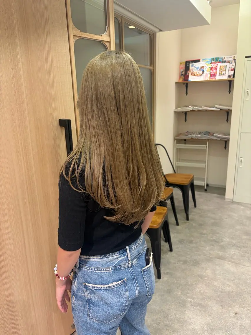 セミロング RosierBleu 中山のヘアスタイル