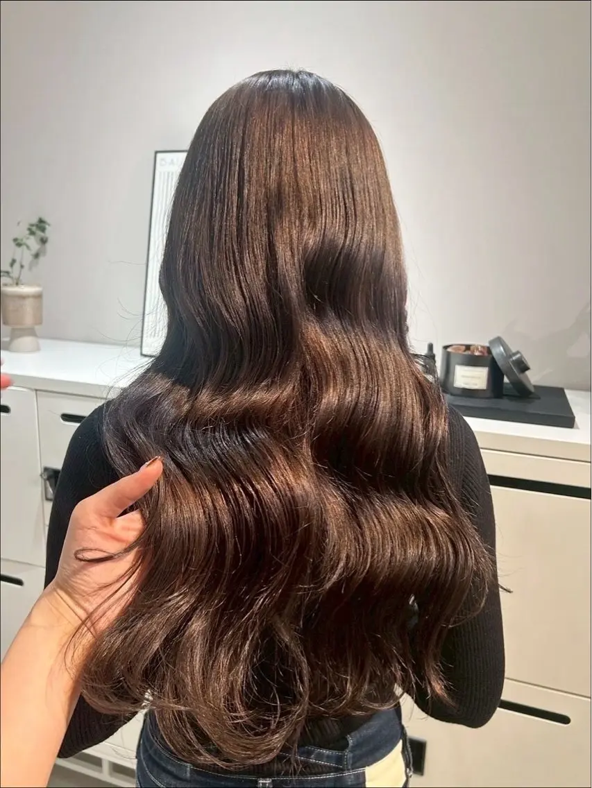 ロング カラー ブリーチ ブラウンカラー チョコレートブラウン 透明感カラー haruki/ wakanaのヘアスタイル