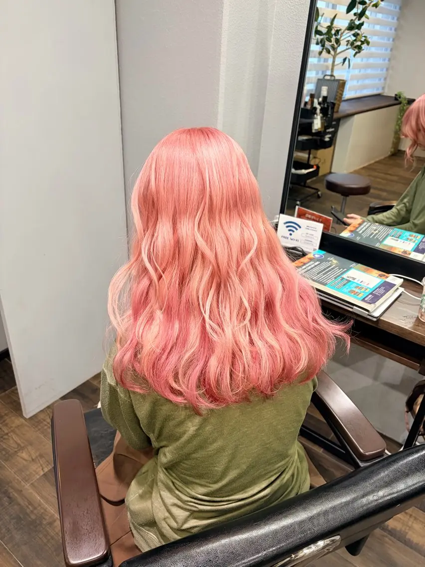 ロング カラー ベージュカラー 透明感カラー ハイトーンカラー ピンクカラー ピンクベージュ ヘアカラー トリートメント 🆕ブリーチ髪質改善 🆕デザインカラーのヘアスタイル