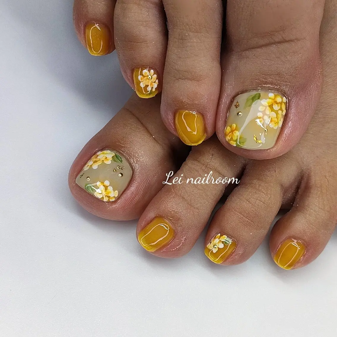 ネイル クリアネイル 黄色 lei🌼 nailroomのネイルデザイン