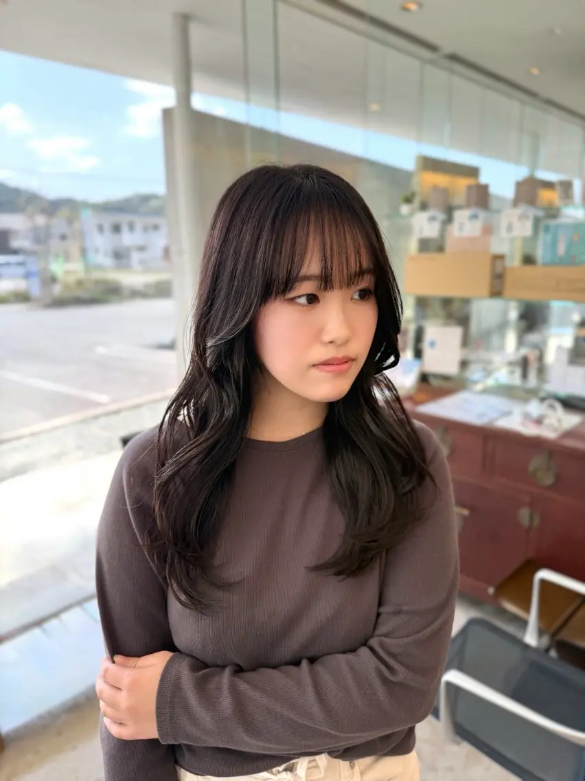 ミディアム 顔まわりレイヤー レイヤーカット カット ヘアカラー 中西 リナのヘアスタイル