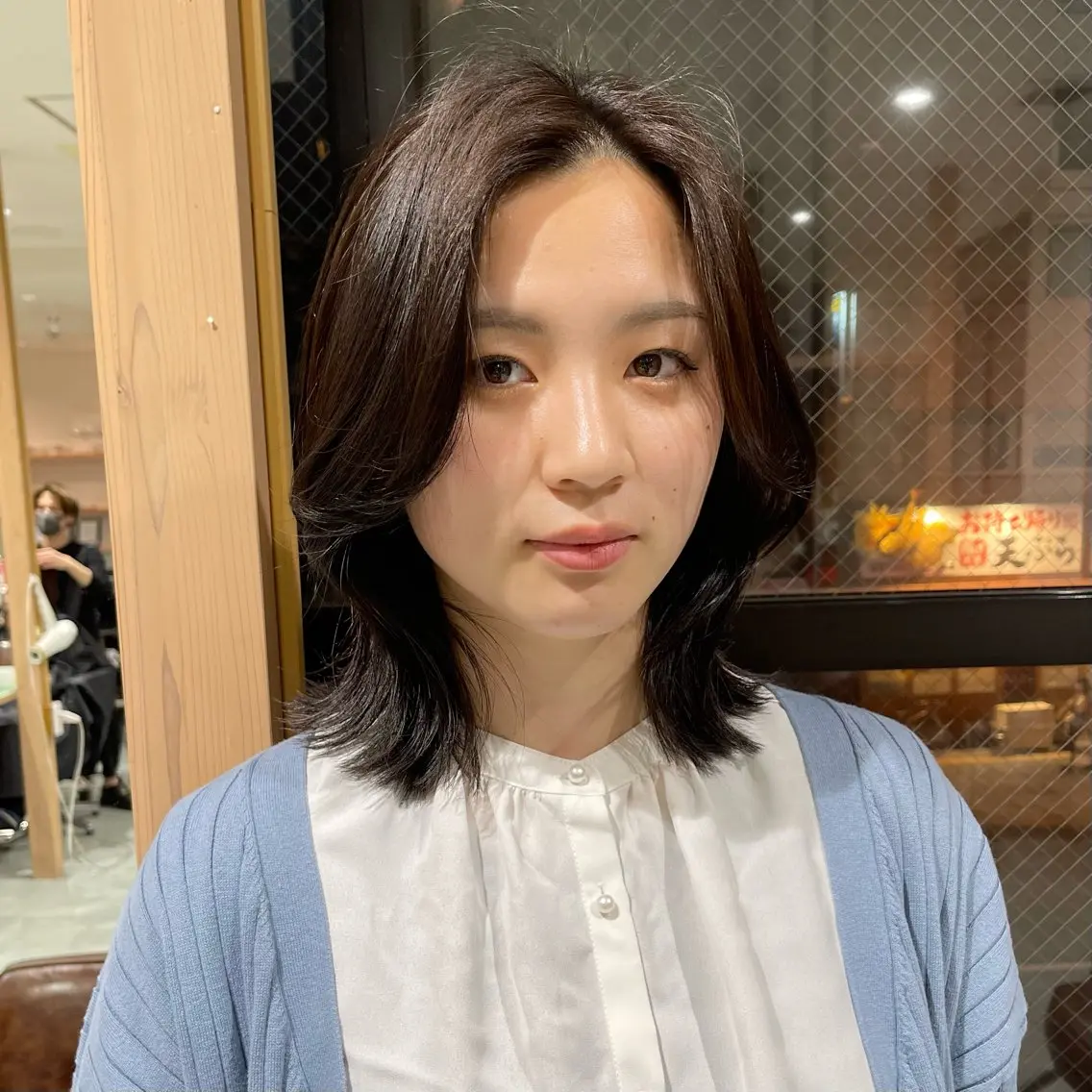 ミディアム カラー 顔まわりレイヤー レイヤーカット 似合わせカット カット ヘアカラー 江藤貴基 レイヤー カット【駅徒歩⑥歩】のヘアスタイル
