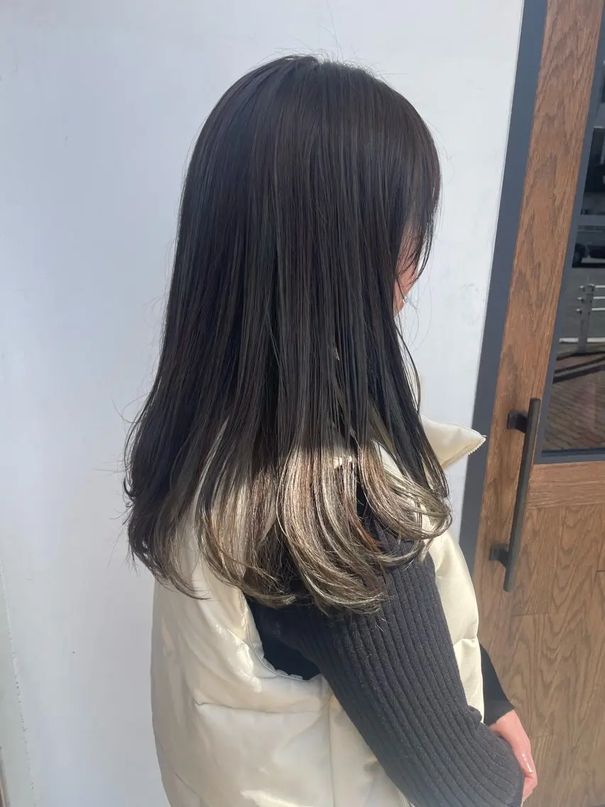 ロング ハイライト ヘアカラー 天野 優美のヘアスタイル