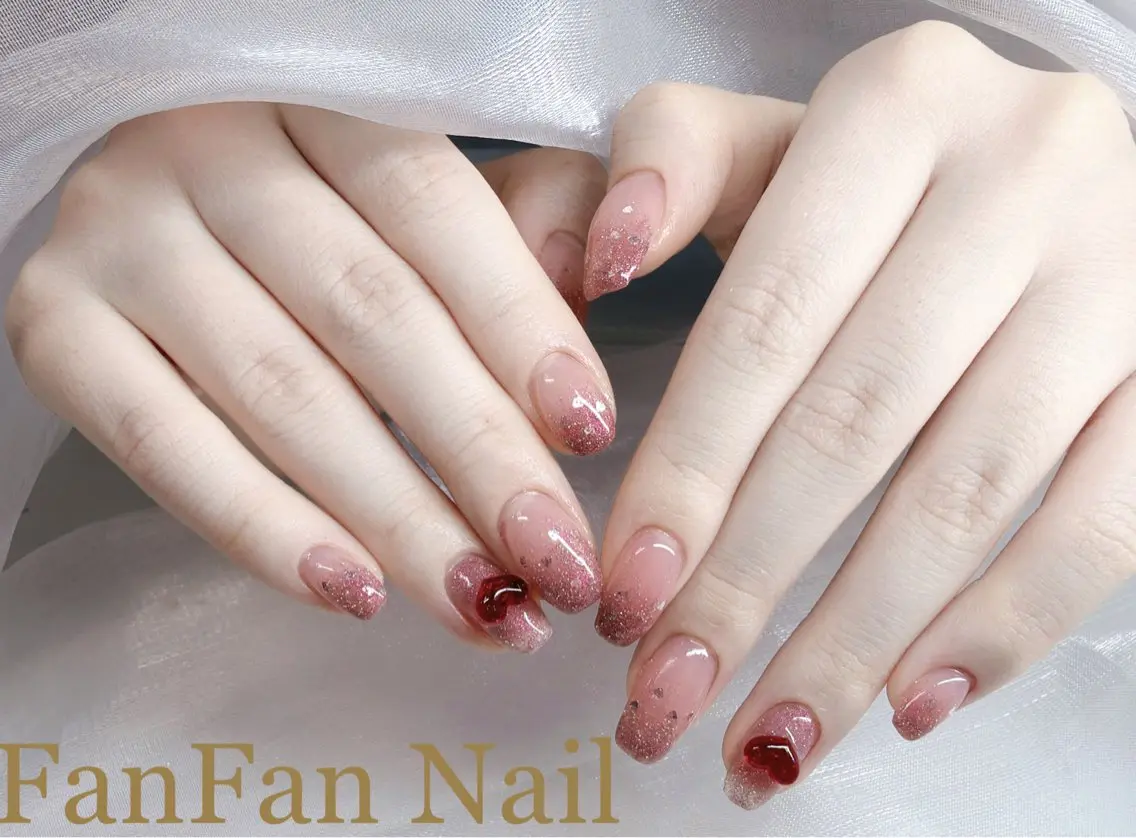 ネイル アートネイル オーロラネイル ガーリー キラキラネイル 韓国ネイル Mio NailsalonUのネイルデザイン