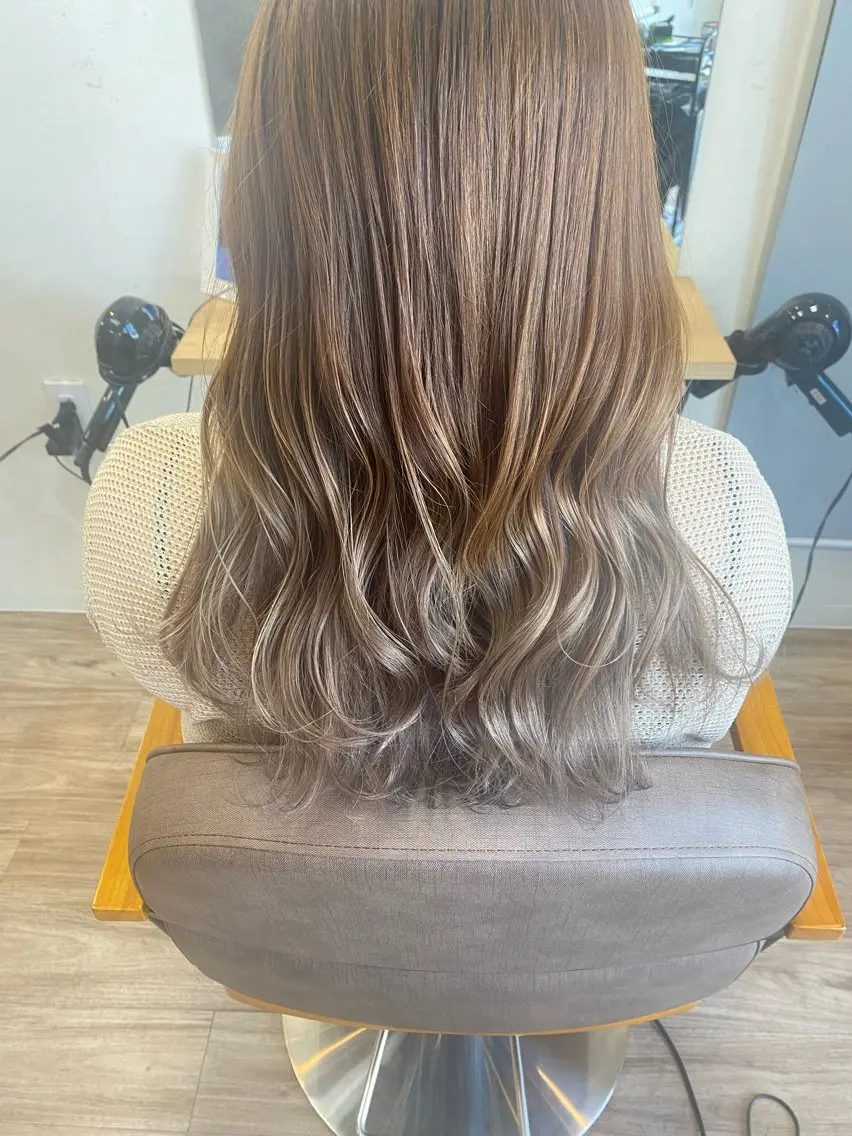 《✨ミニモ限定✨》全体ブリーチ+カット+3STEPトリートメント⭐️の写真
