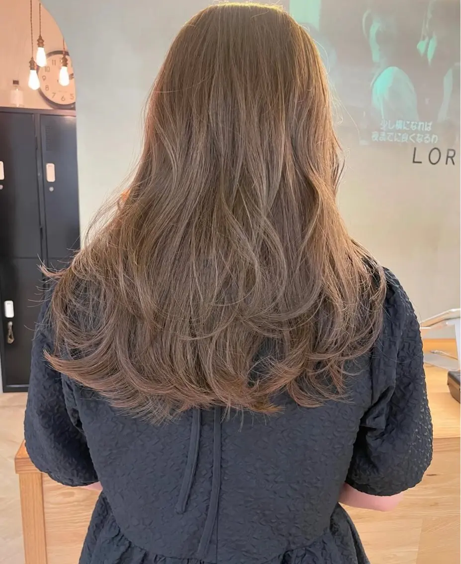 ロング レイヤーカット ロング カット ヘアカラー トリートメント 高発色ブリーチ/ ハイレイヤー🪽aiのヘアスタイル