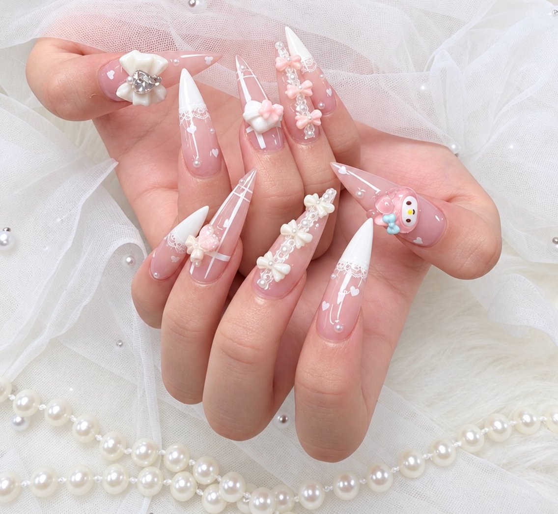 ネイル アートネイル ボルドー フレンチネイル ジェルネイル 氷ネイル・うるうるネイル ハンドネイル Julie NailSalonのネイルデザイン