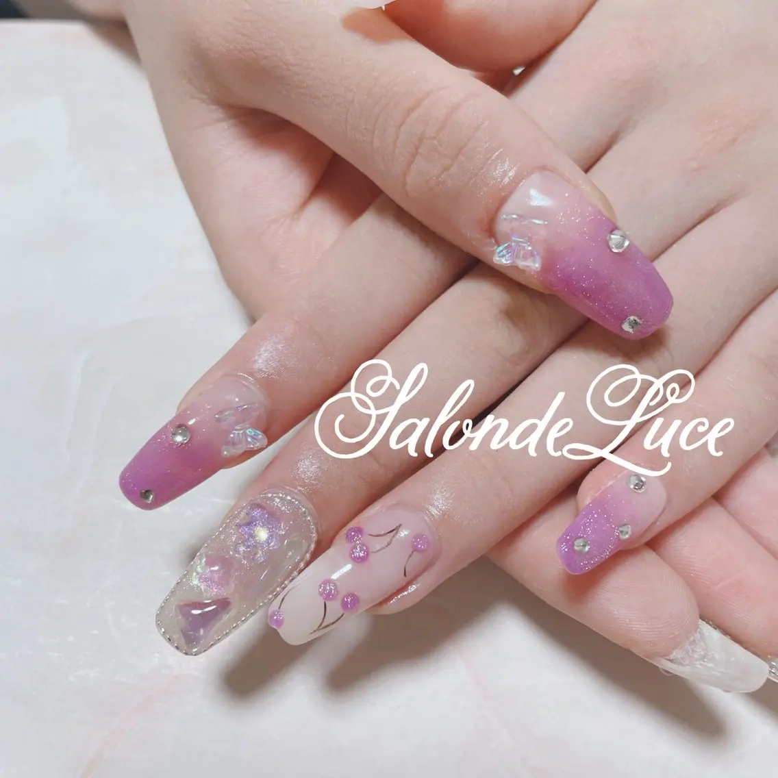 ネイル キラキラネイル Salon de Luceのネイルデザイン