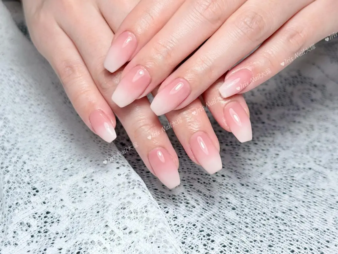 ネイル ハンドネイル ハンドケア 🍒IRIS Nail🌸のネイルデザイン