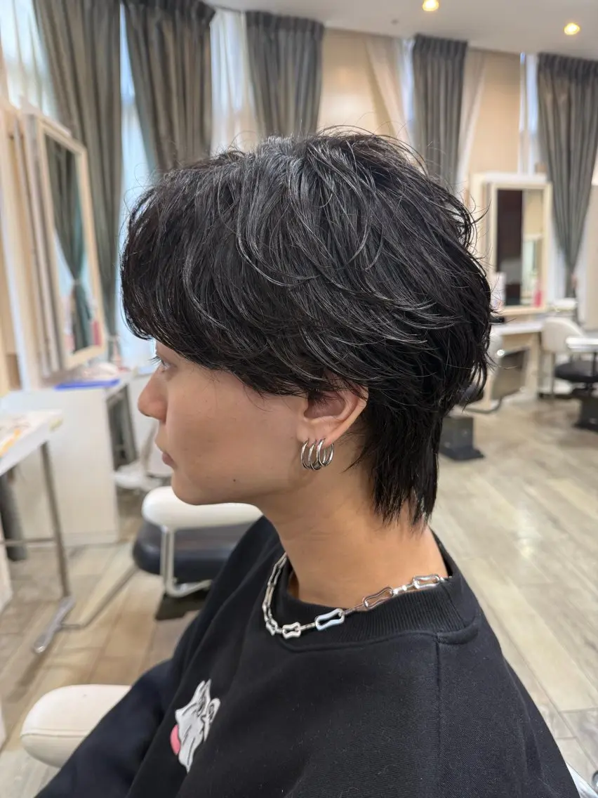 ミディアム パーマ メンズ ミディアムパーマ フェザーパーマ メンズパーマ カット パーマ 市川 博紀 店長のヘアスタイル