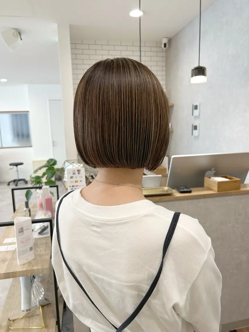 ショート カラー 切りっぱなしボブ グレージュ ハイライトカラー ミルクティーグレージュ ボブ ヘアカラー ボブ/ハイトーン 福生Radix 下田のヘアスタイル