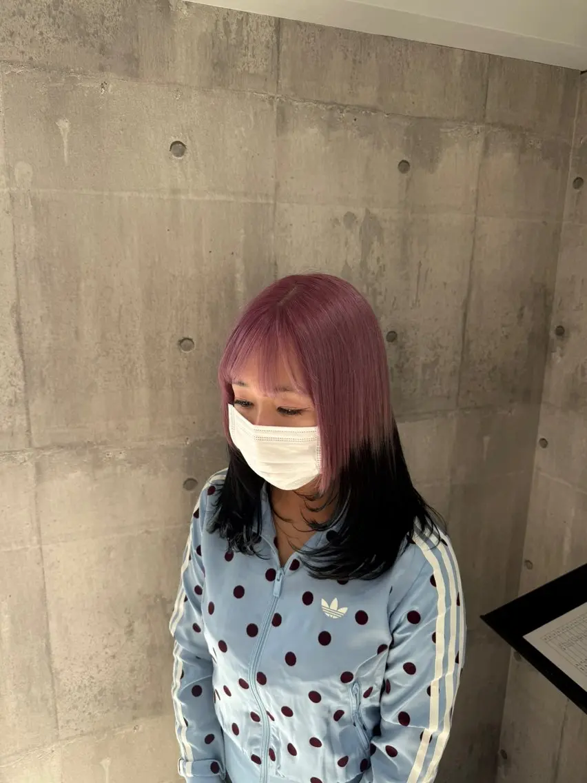 セミロング カラー メンズ デザインカラー ピンクカラー レイヤーカット ヘアカラー トリートメント 推し活カラー🌈青 紫得意🔅かずき🔅のヘアスタイル