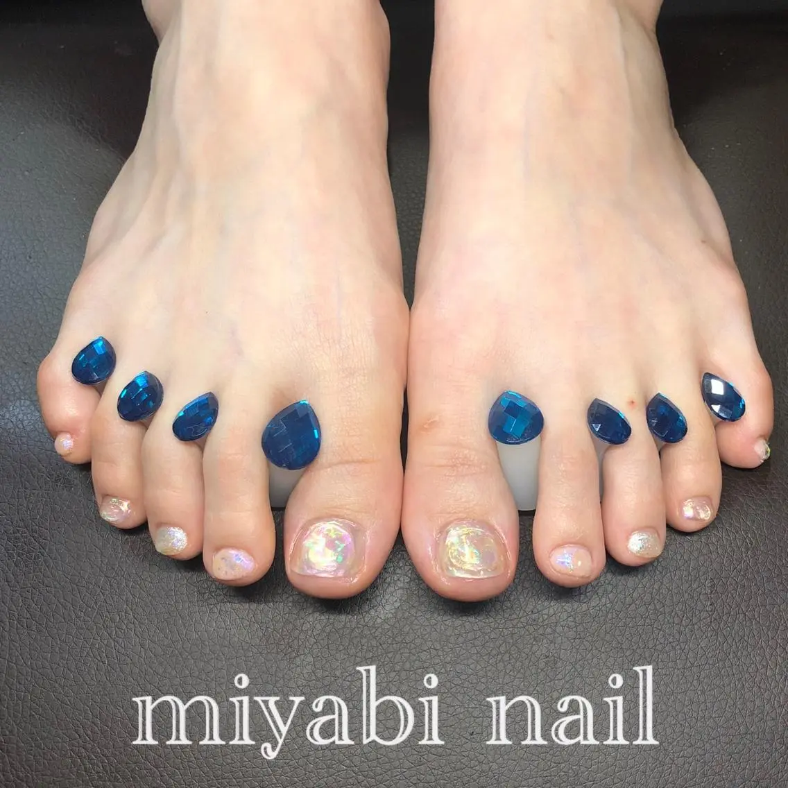 ネイル オーロラネイル フットネイル ジェルネイル 氷ネイル・うるうるネイル ラメ(グリッター) フットネイル miyabi nail 桂川駅近くのネイルデザイン