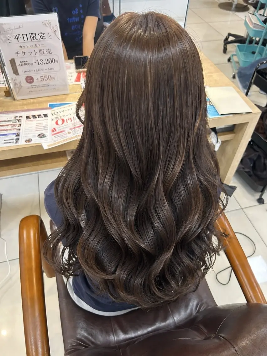 カラー ブリーチ ダブルカラー ブリーチなしカラー ヘアカラー 有村 実佑のヘアスタイル