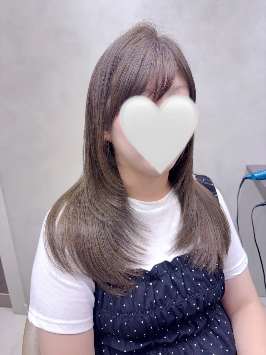 セミロング カラー カット ヘアカラー トリートメント 村山 茉衣のヘアスタイル