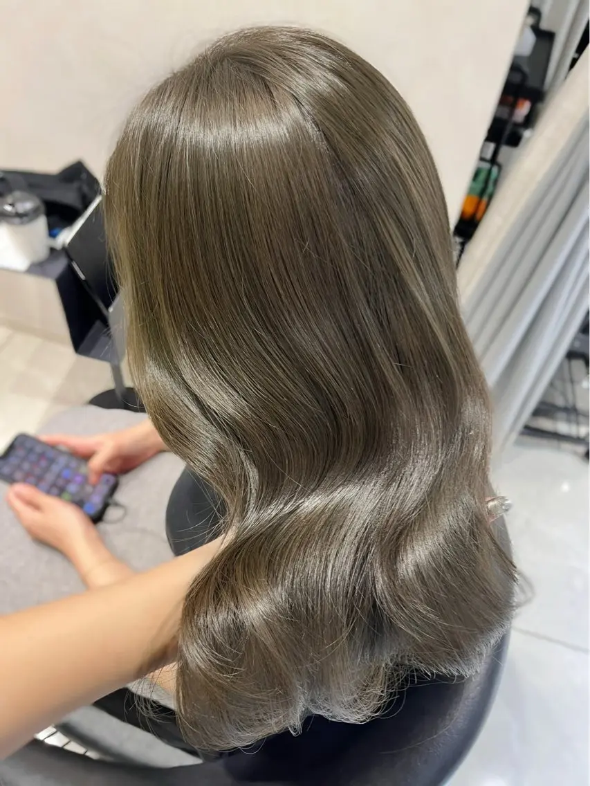 ロング カラー ベージュカラー オリーブベージュ ヘアカラー トリートメント 韓国レイヤー×モテ髪 /MITSUKI🤍のヘアスタイル
