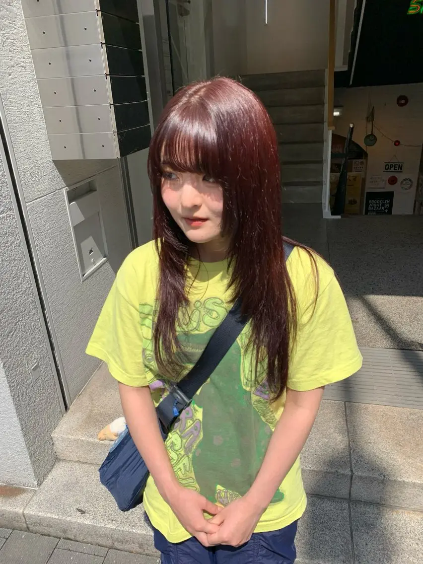 ロング カラー レッドカラー 中津/透明感カラー 上村 菜緒のヘアスタイル