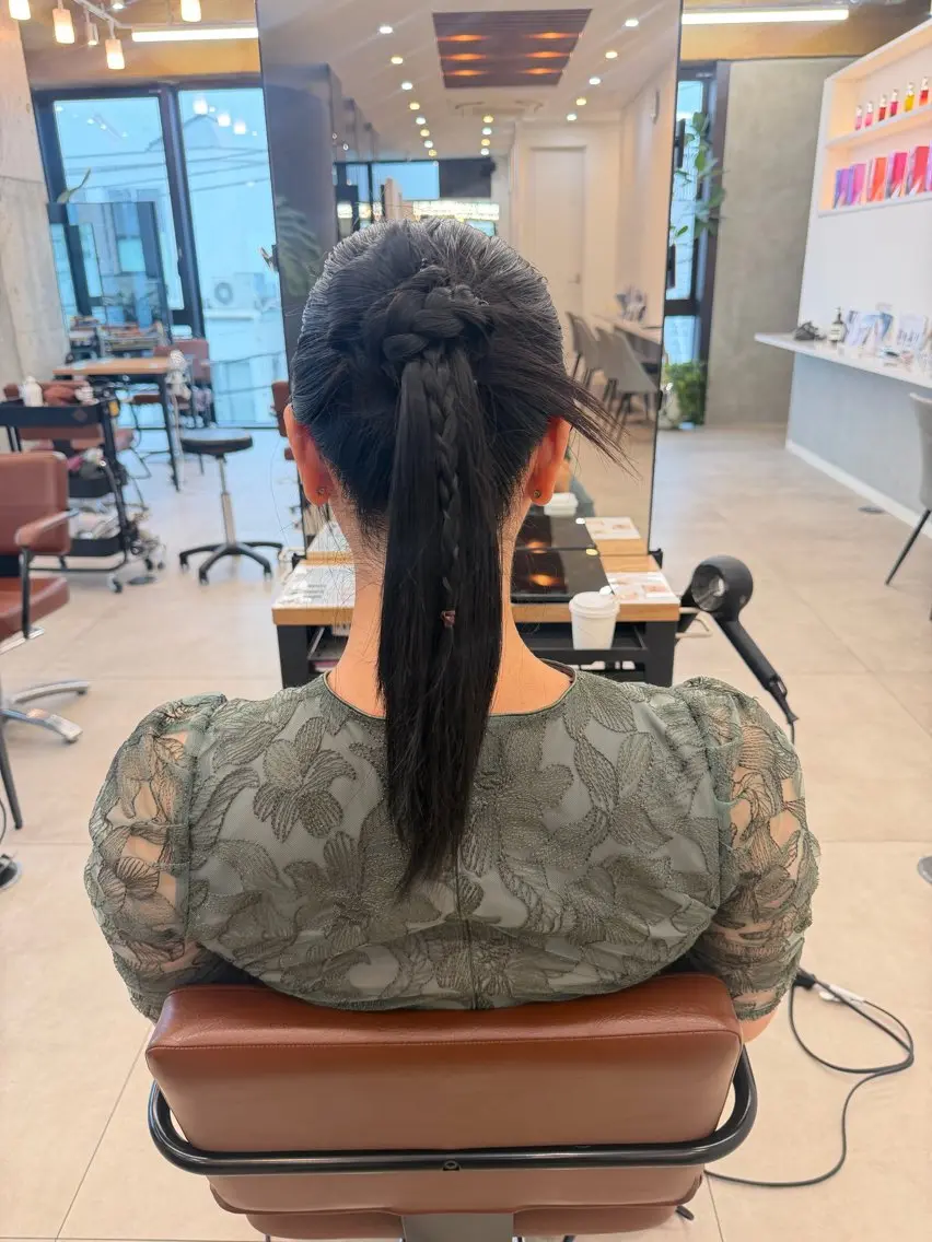 ヘアアレンジ ヘアセット おかの まひろのヘアスタイル