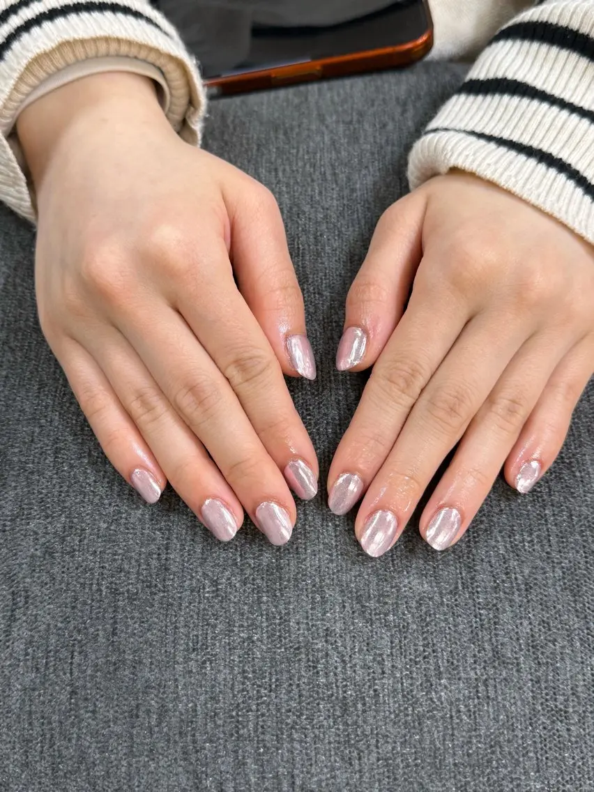ネイル ミラーネイル あゆみ 💅🏻のネイルデザイン