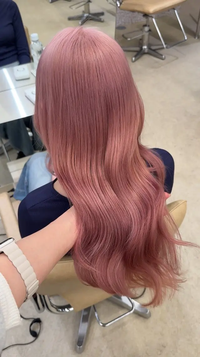 ロング カラー 黒髪 ブリーチ ピンクカラー ヘアカラー トリートメント 梅田/似合 わせ艶ハイトーン💘のヘアスタイル