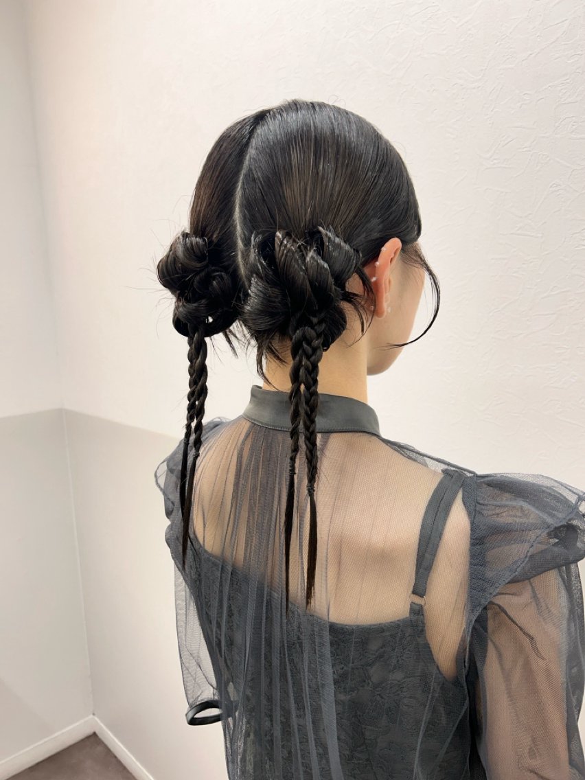 セミロング ヘアアレンジ ヘアセット 薄田 珠美のヘアスタイル