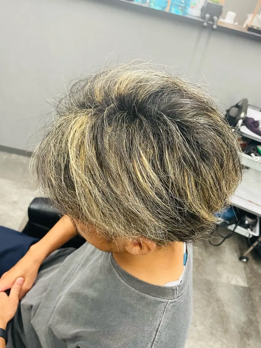 カラー メンズ 🌻ミラクル美容師 🌻✨クッポ✨のヘアスタイル