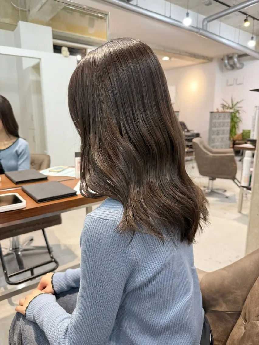 セミロング カラー ベージュカラー オリーブベージュ カット ヘアカラー トリートメント カイリ /レイヤーカットのヘアスタイル