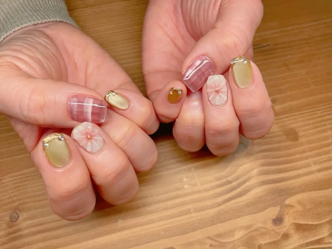 ネイル オーロラネイル 桜ネイル フラッシュネイル フラワーネイル ジェルネイル nailroom OHANA🌴のネイルデザイン