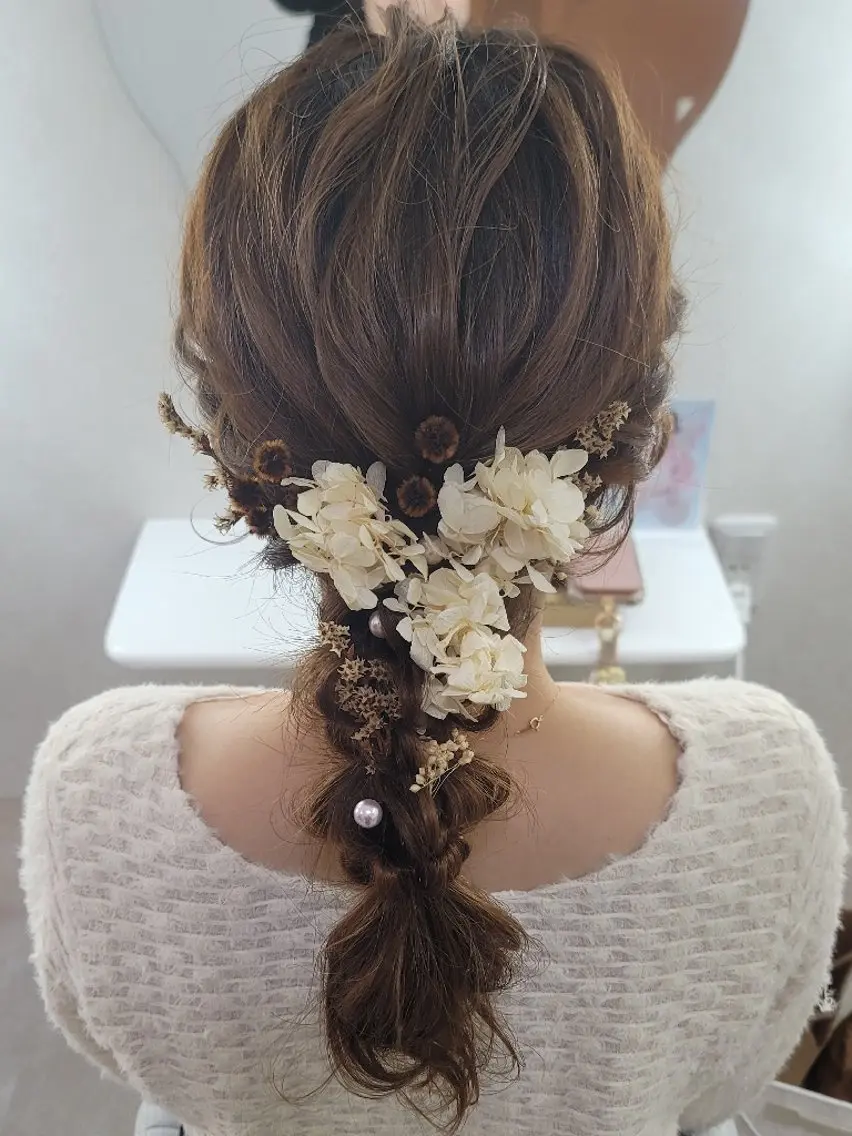 セミロング ヘアアレンジ ヘアセット 渥美 寿美翔のヘアスタイル