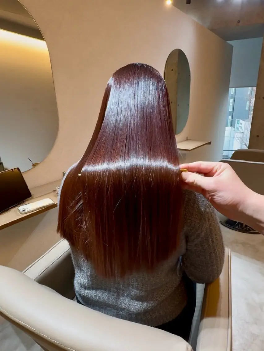 ロング カット ヘアカラー 縮毛矯正 Haru🫧髪質改善 ×美髪矯正🫧艶髪のヘアスタイル