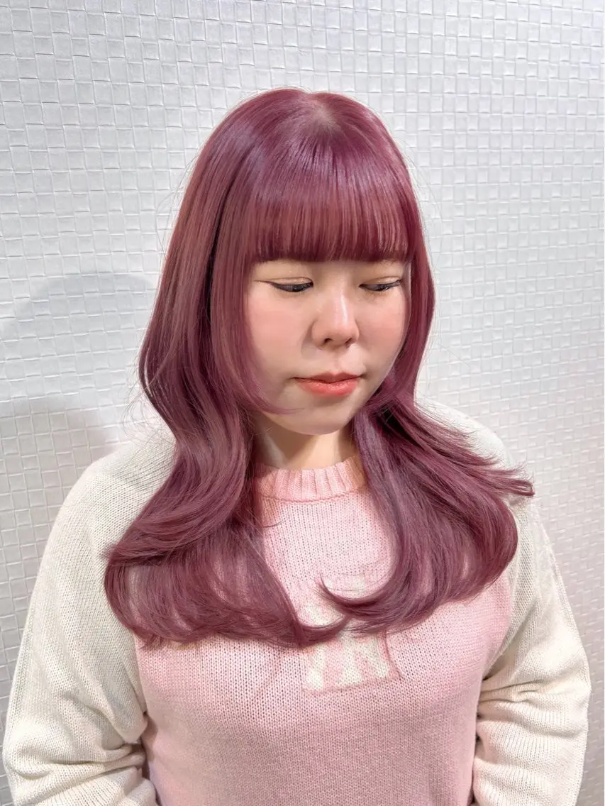 セミロング カラー ブリーチ カシス ピンクカラー 柔らか垢抜けｶﾗｰと ｶｯﾄ🫧ASUKAのヘアスタイル
