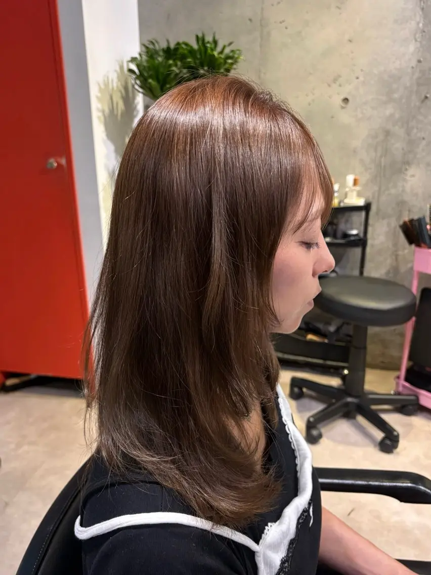 セミロング カット ヘアカラー ︎︎ HINAのヘアスタイル