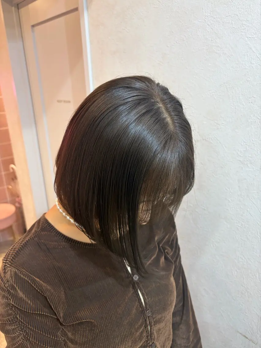 ショート カラー グレージュ オリーブグレージュ オリーブグレー ボブ ヘアカラー トリートメント Rio🎀ブリーチ なし透明感♡顔周り♡のヘアスタイル