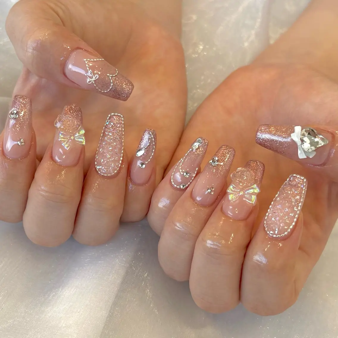 ネイル 長さ出し グラデーション ハート キラキラネイル ラメ(グリッター) ハンドネイル COCO NAILのネイルデザイン