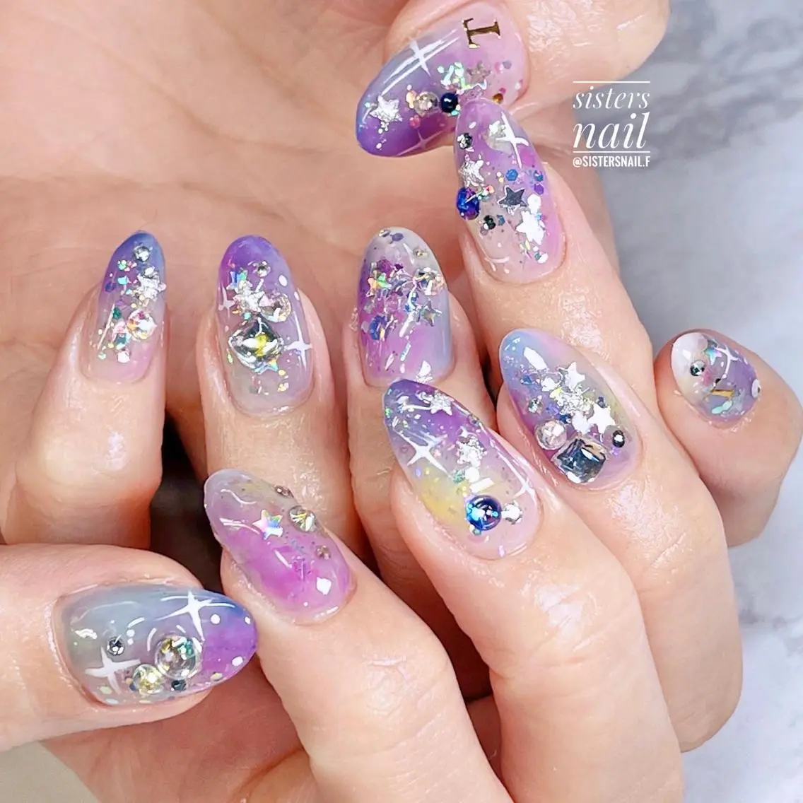 ネイル アートネイル オーロラネイル ブルー グラデーション キラキラネイル sisters nail.fのネイルデザイン