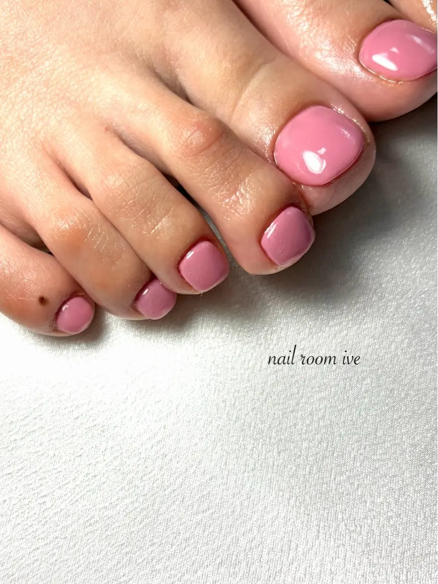 ネイル フットネイル nail room IVEのネイルデザイン