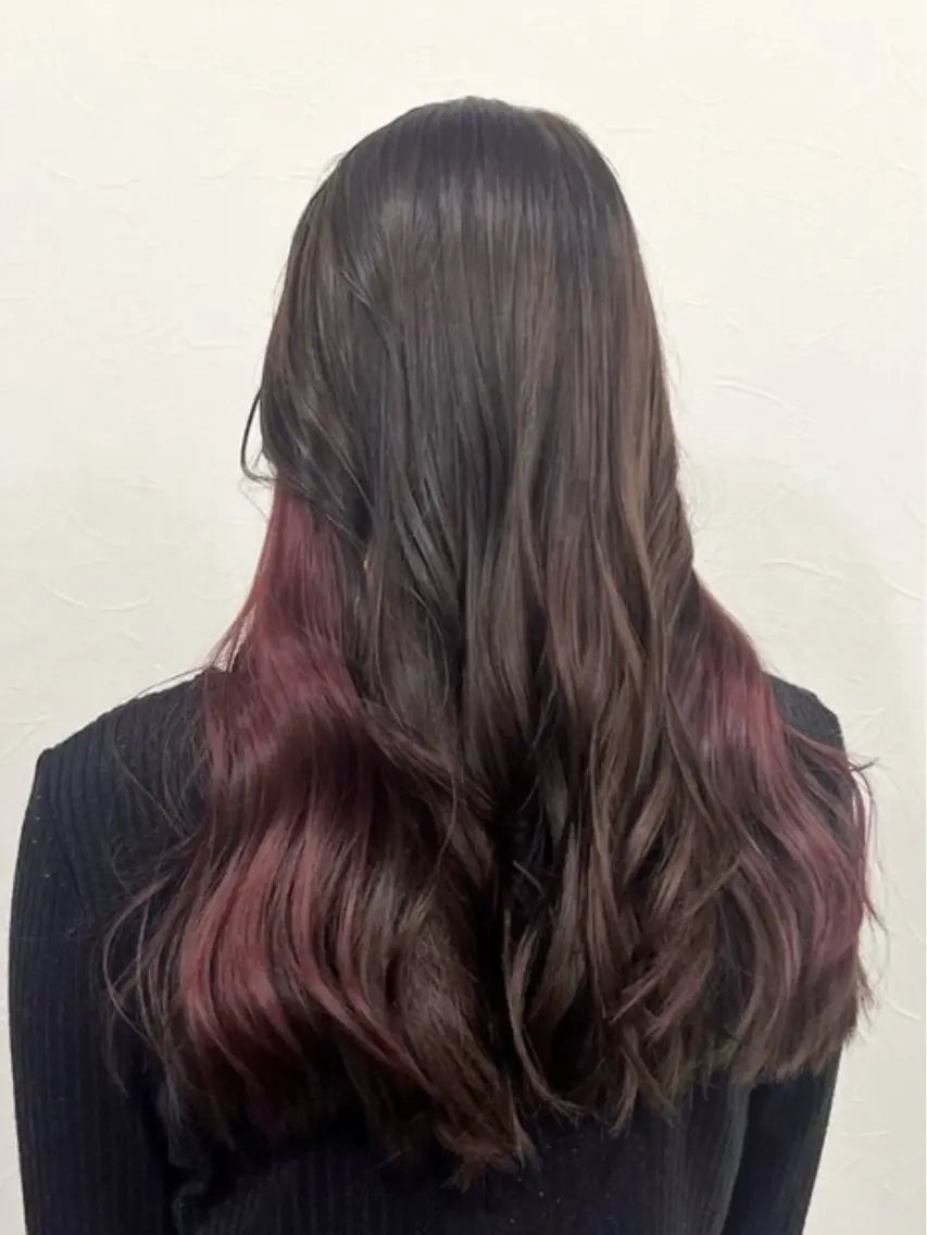 ロング カラー カシス デザインカラー インナーカラー ピンクカラー カット ヘアカラー トリートメント 🤍透明感カラー︎ 🤍YUURI🤍のヘアスタイル