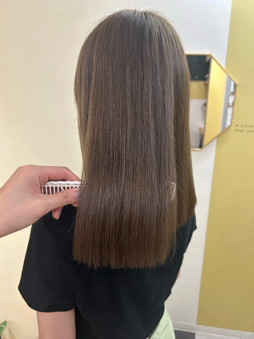 セミロング カラー ベージュカラー ブリーチ カット ヘアカラー トリートメント hubhair レイヤー/透明感のヘアスタイル