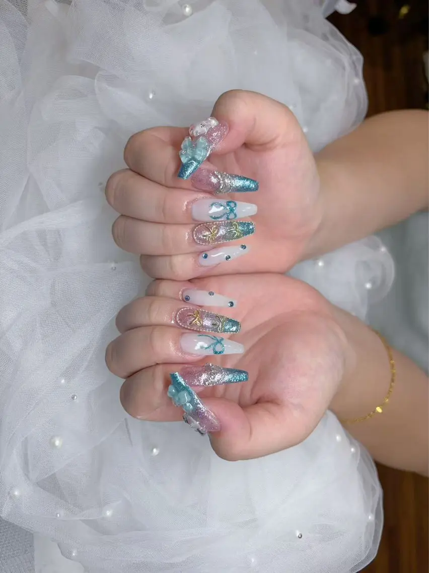 ネイル フットネイル フレンチネイル ジェルネイル ガラスフレンチ 韓国ネイル ハンドネイル ハンドケア The Nail & Eye Lashの眉毛・アイブロウイメージ