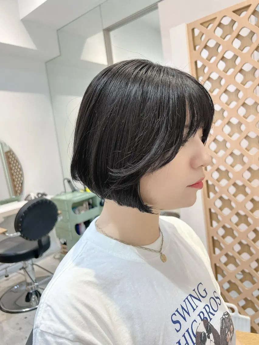 ショート カラー ショートボブ ボブ ショートヘア サイドバング カット ヘアカラー トリートメント マンツーマン施術✂︎ machikaのヘアスタイル