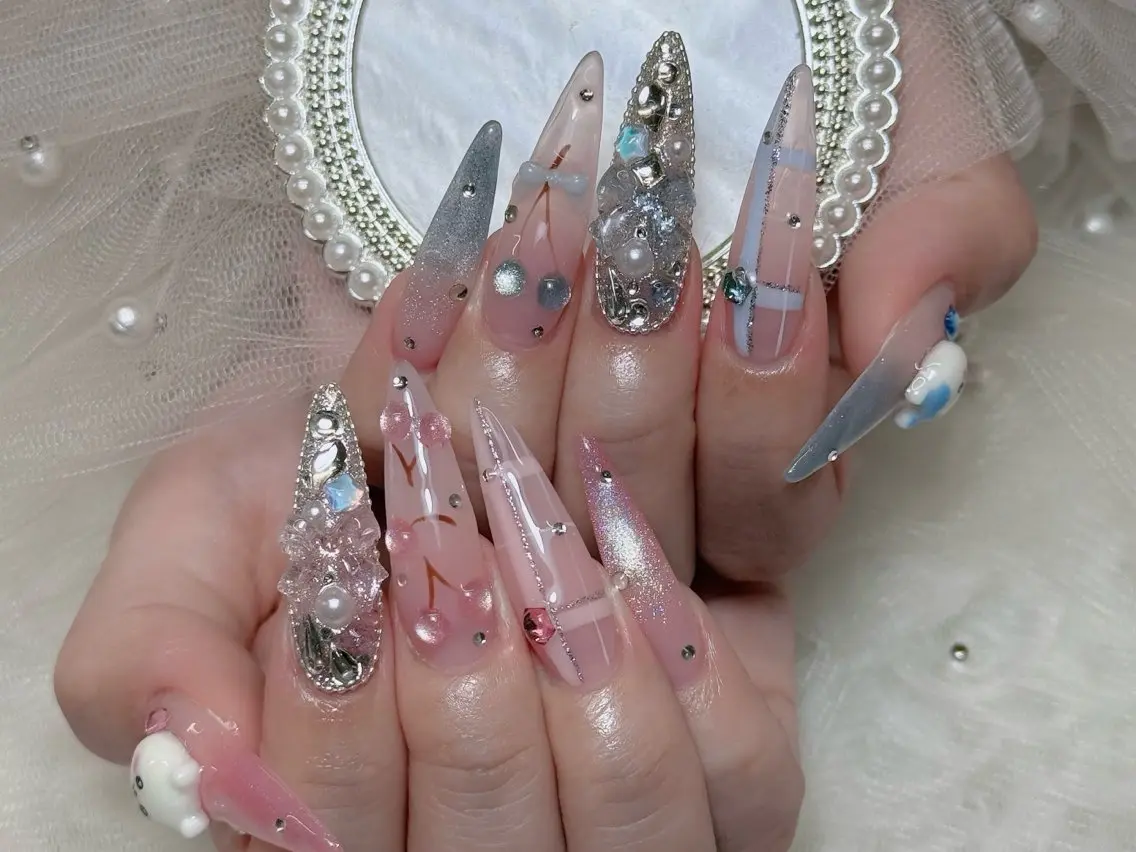 ネイル オーロラネイル チークネイル 長さ出し フレンチネイル 韓国ネイル ハンドネイル Lumi Shinokuboのネイルデザイン