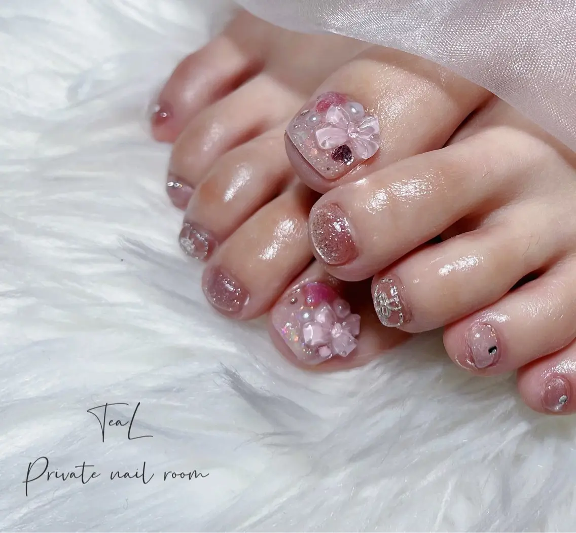 ✨🧚🏻‍♀️ミニモリピーター様限定🧚🏻‍♀️✨【オフ込み】footネイル👣デザインおまかせコース👣の写真